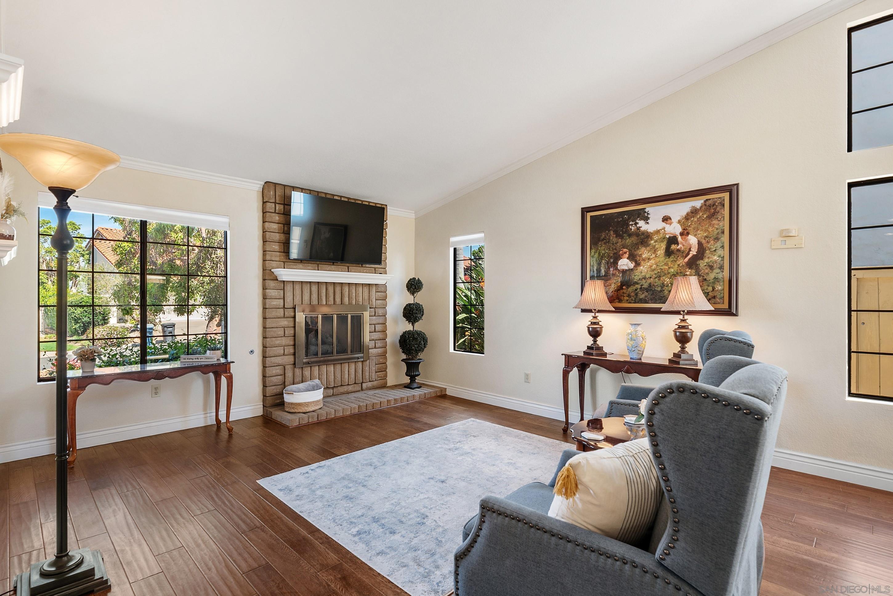 Detail Gallery Image 5 of 52 For 821  Inspiration Ln, Escondido,  CA 92025 - 4 Beds | 2/1 Baths