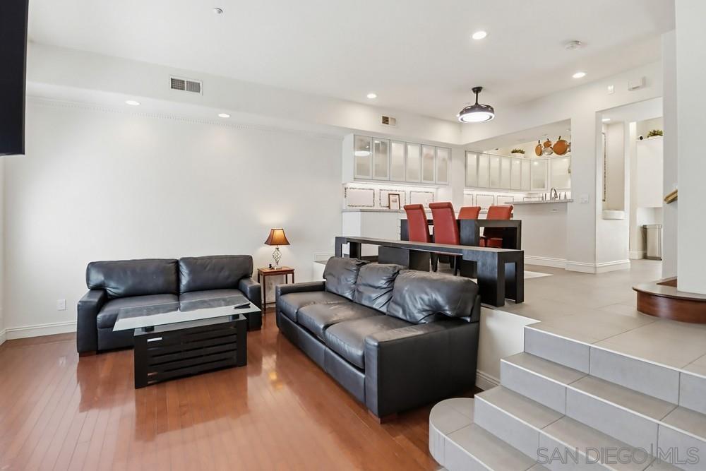 Detail Gallery Image 5 of 41 For 4354  30th Street, San Diego,  CA 92104 - 2 Beds | 2/1 Baths