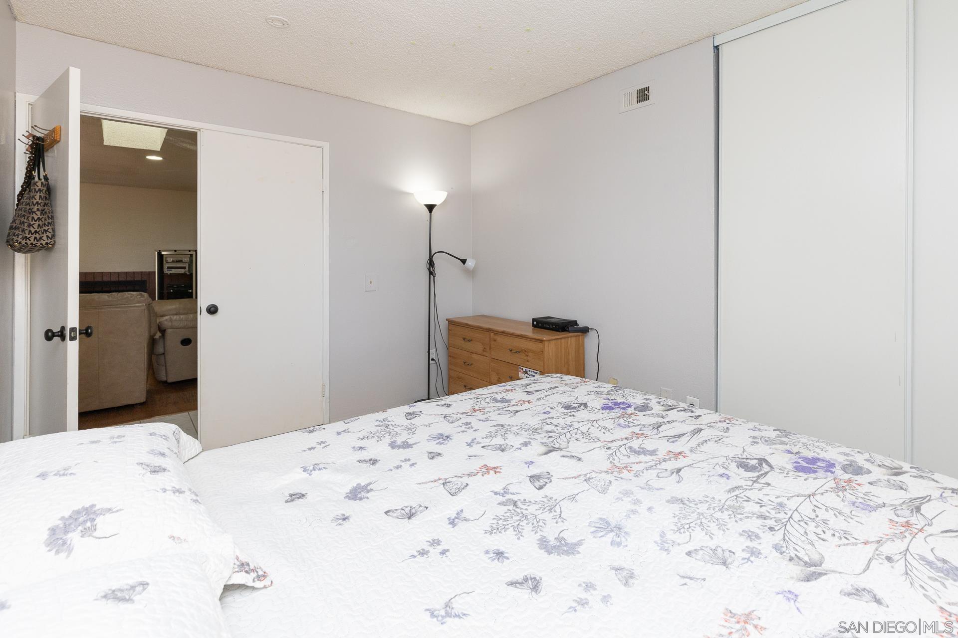 Detail Gallery Image 20 of 27 For 2254  Spring Oak Way, San Diego,  CA 92139 - 3 Beds | 2 Baths