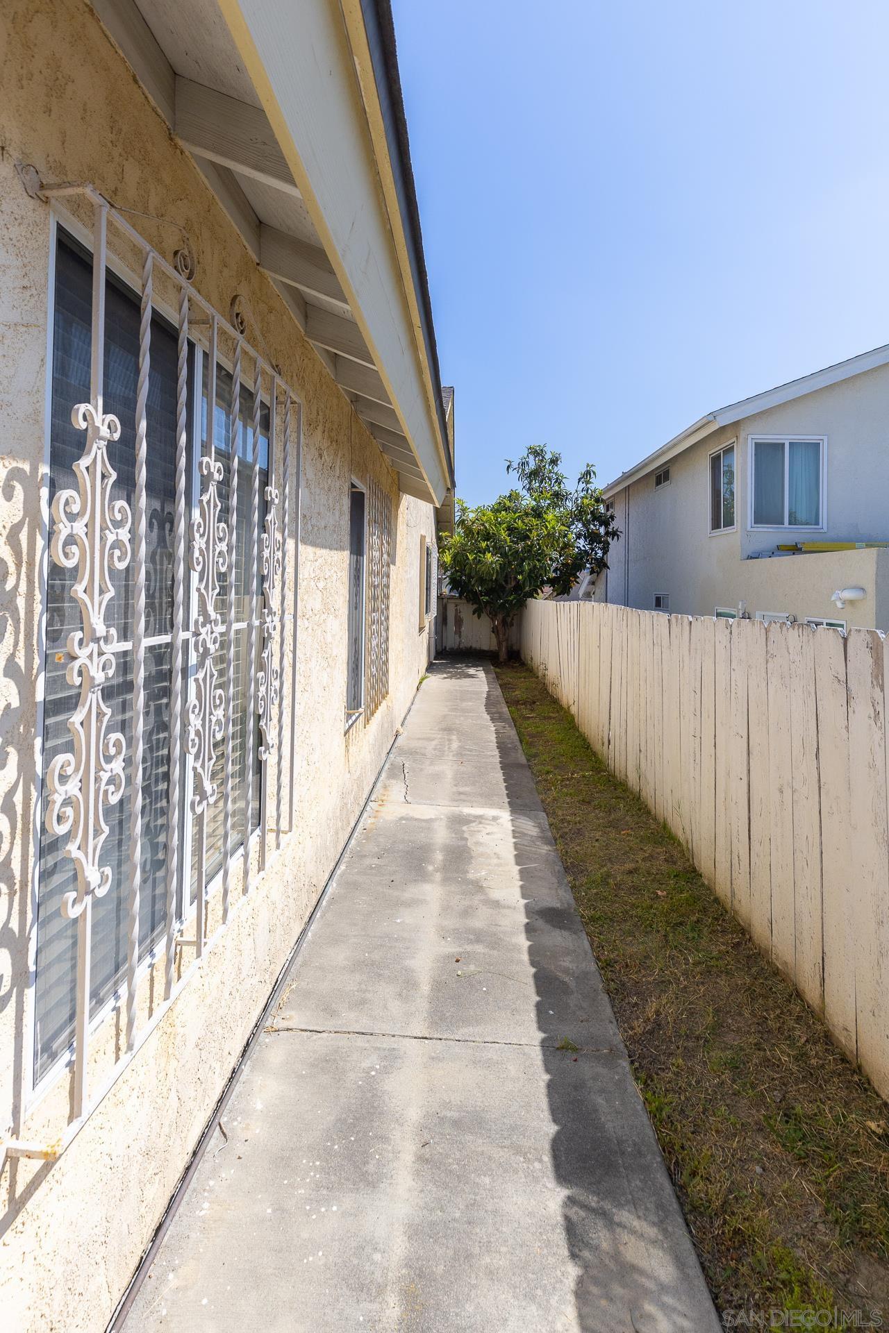 Detail Gallery Image 27 of 27 For 2254  Spring Oak Way, San Diego,  CA 92139 - 3 Beds | 2 Baths