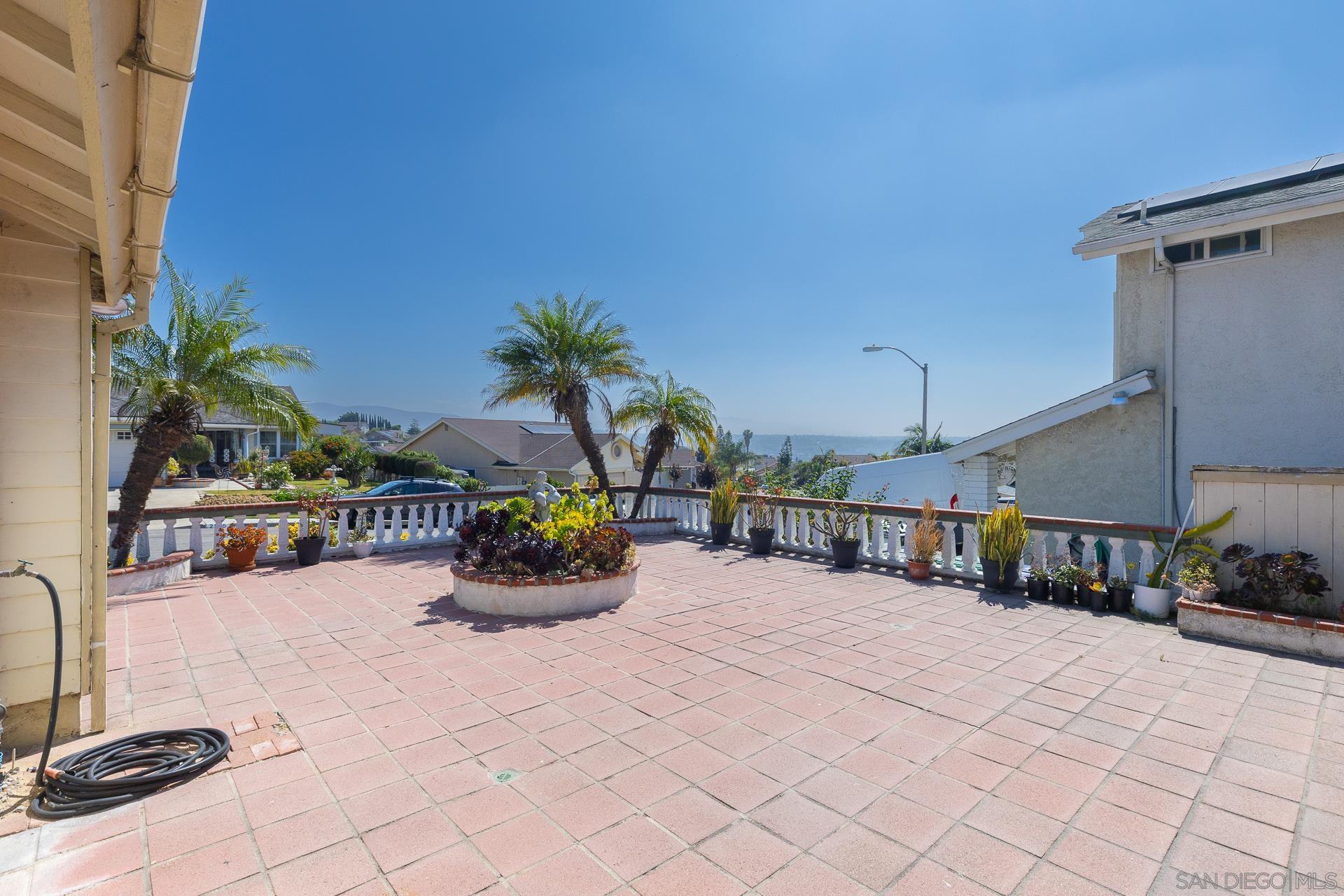 Detail Gallery Image 4 of 27 For 2254  Spring Oak Way, San Diego,  CA 92139 - 3 Beds | 2 Baths