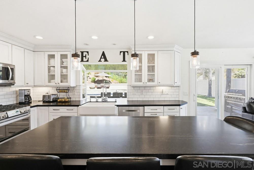 Detail Gallery Image 21 of 72 For 4211  Cartulina Rd, San Diego,  CA 92124 - 4 Beds | 3/1 Baths