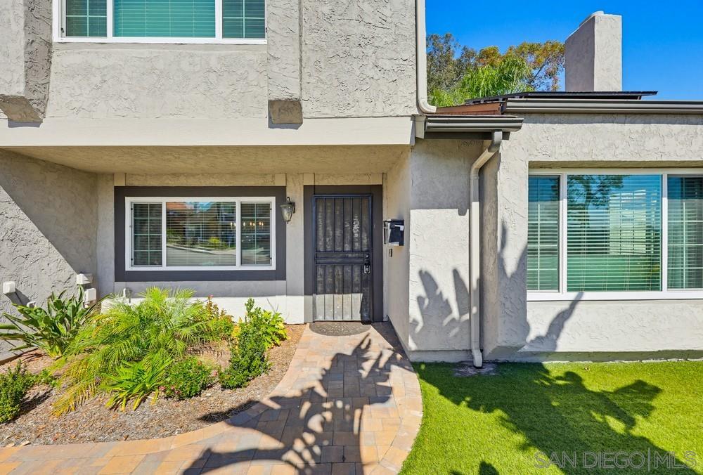 Detail Gallery Image 4 of 72 For 4211  Cartulina Rd, San Diego,  CA 92124 - 4 Beds | 3/1 Baths