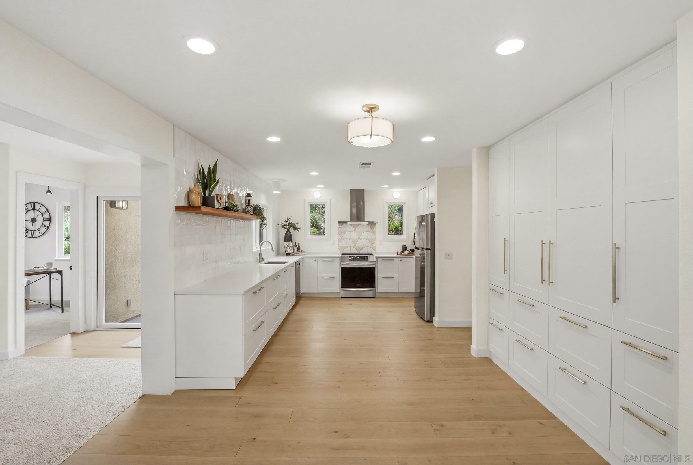 Detail Gallery Image 16 of 63 For 12306  Katydid, San Diego,  CA 92129 - 5 Beds | 2/1 Baths