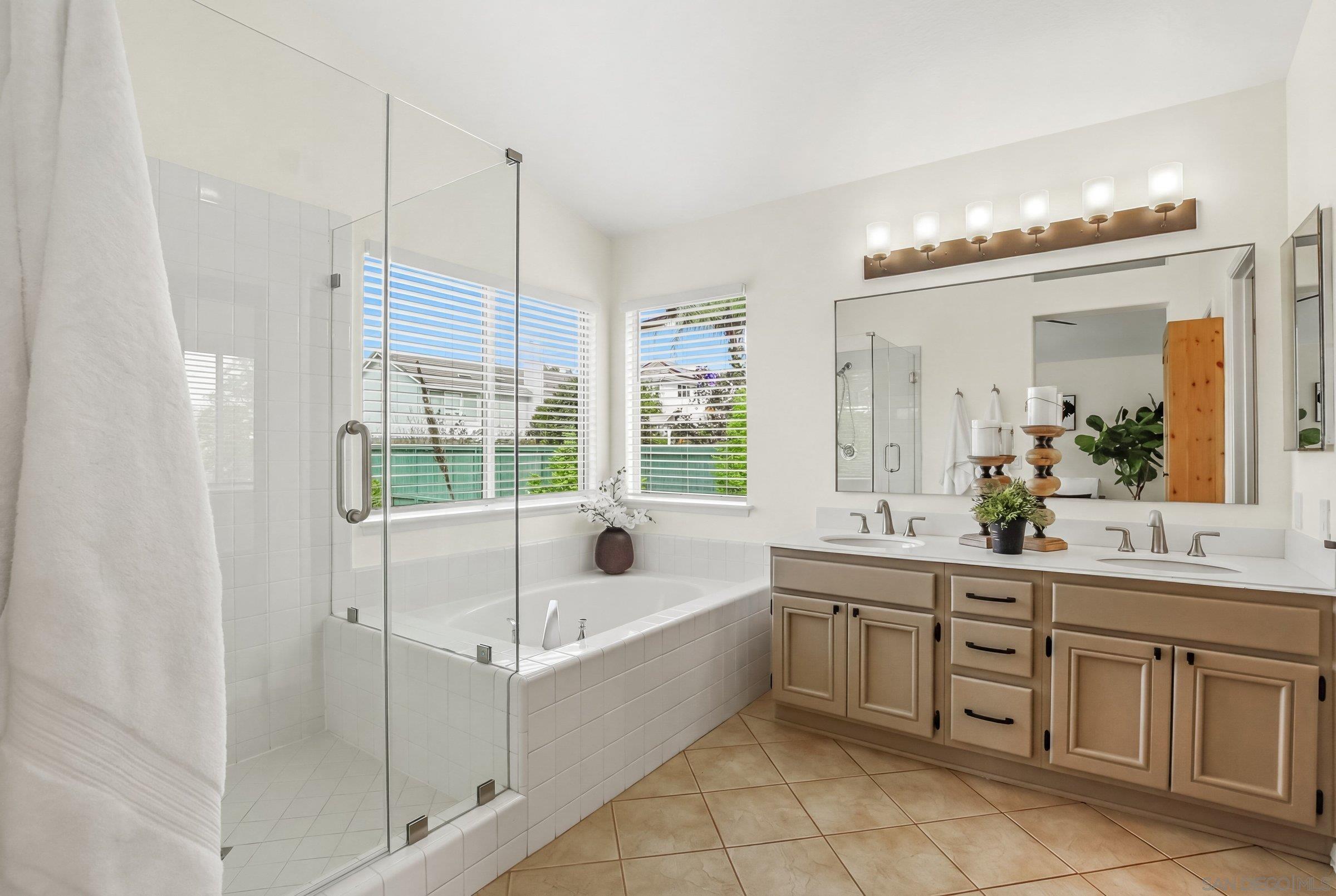 Detail Gallery Image 34 of 63 For 12306  Katydid, San Diego,  CA 92129 - 5 Beds | 2/1 Baths