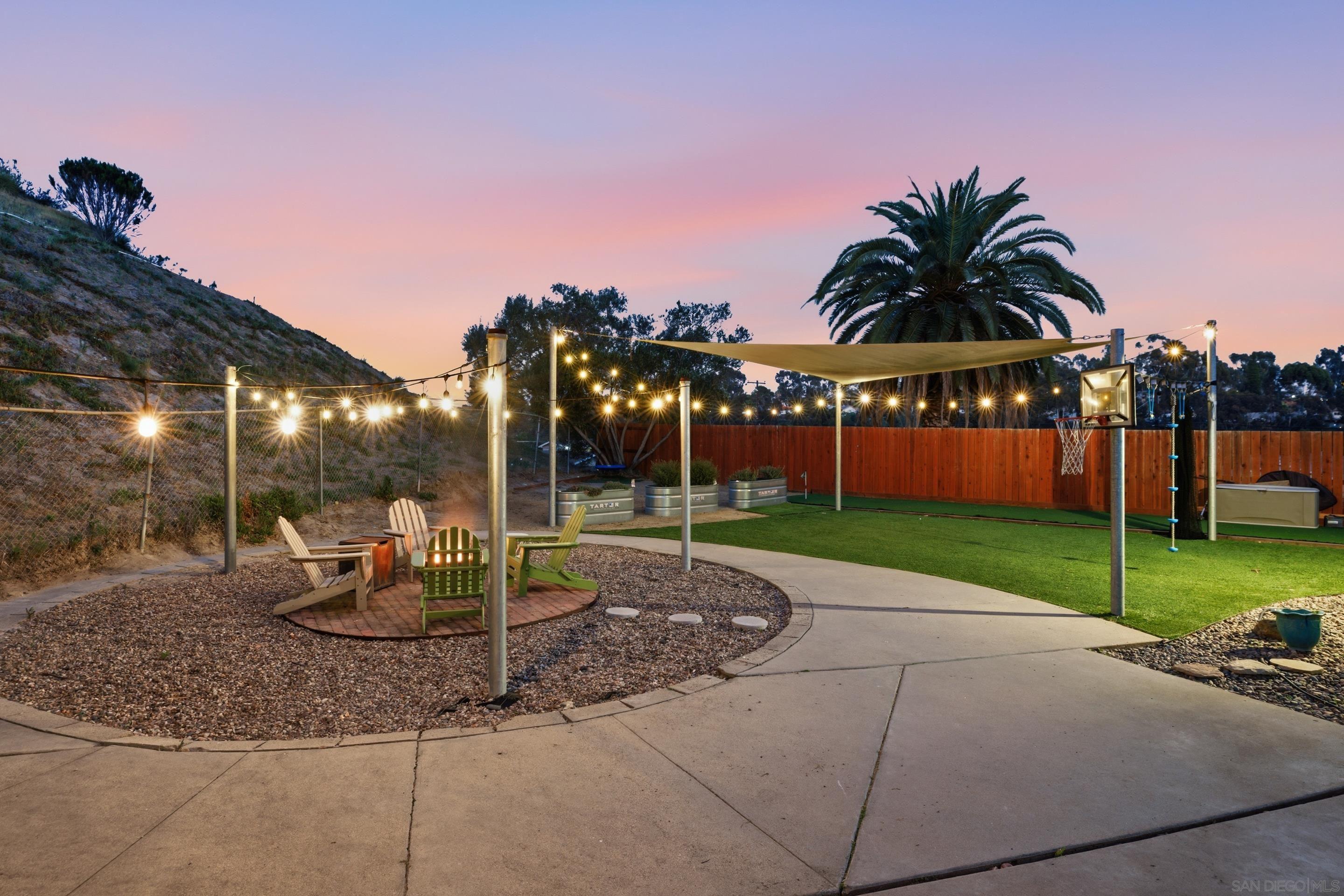 Detail Gallery Image 16 of 21 For 1448  Patero Court, Lemon Grove,  CA 91945 - 3 Beds | 2 Baths