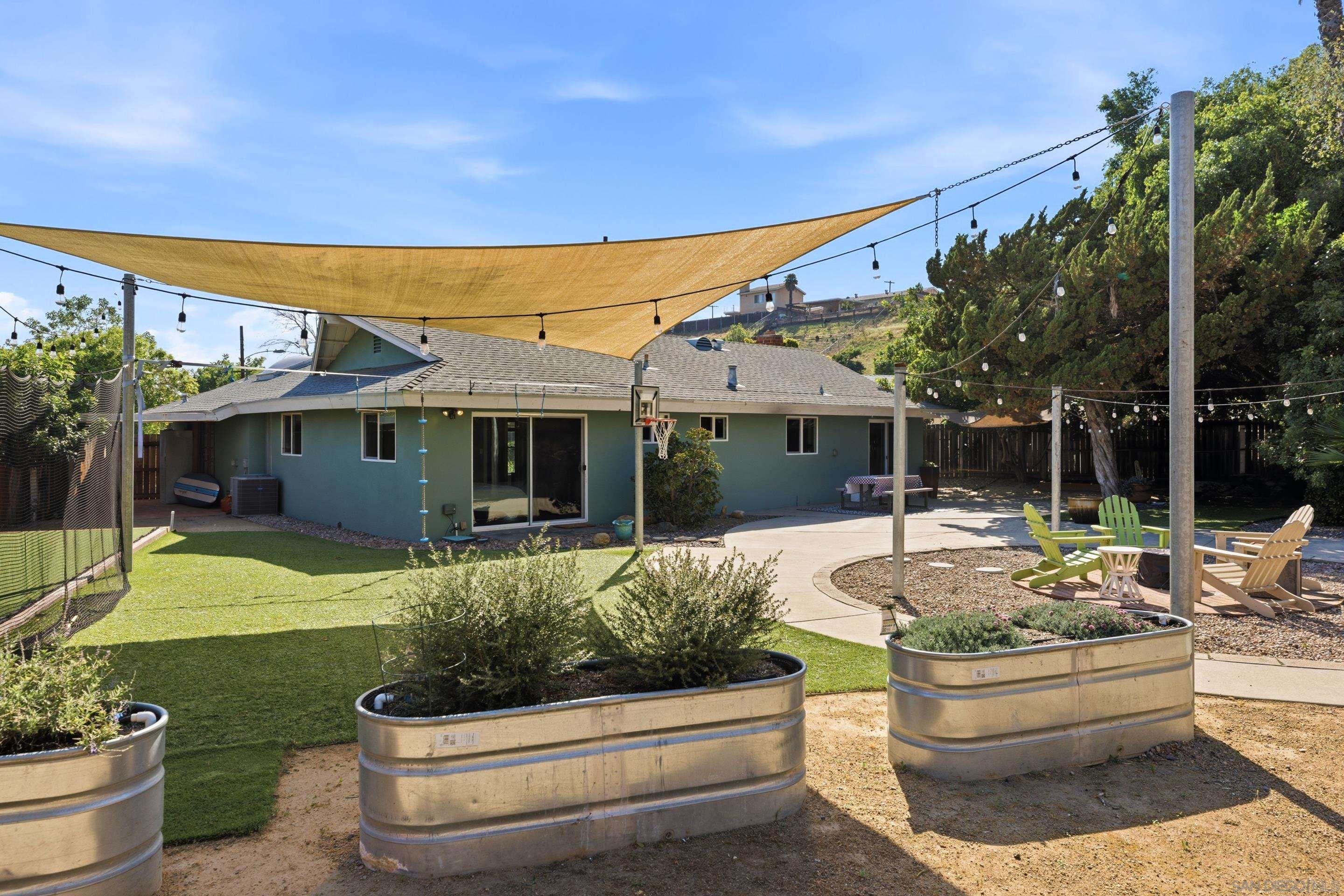 Detail Gallery Image 3 of 21 For 1448  Patero Court, Lemon Grove,  CA 91945 - 3 Beds | 2 Baths