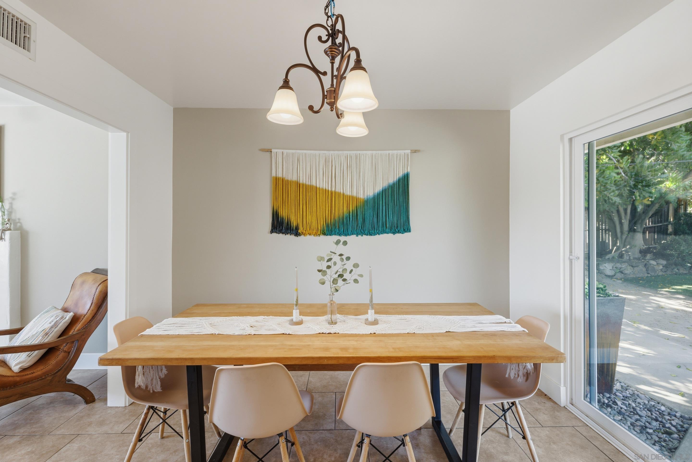 Detail Gallery Image 9 of 21 For 1448  Patero Court, Lemon Grove,  CA 91945 - 3 Beds | 2 Baths