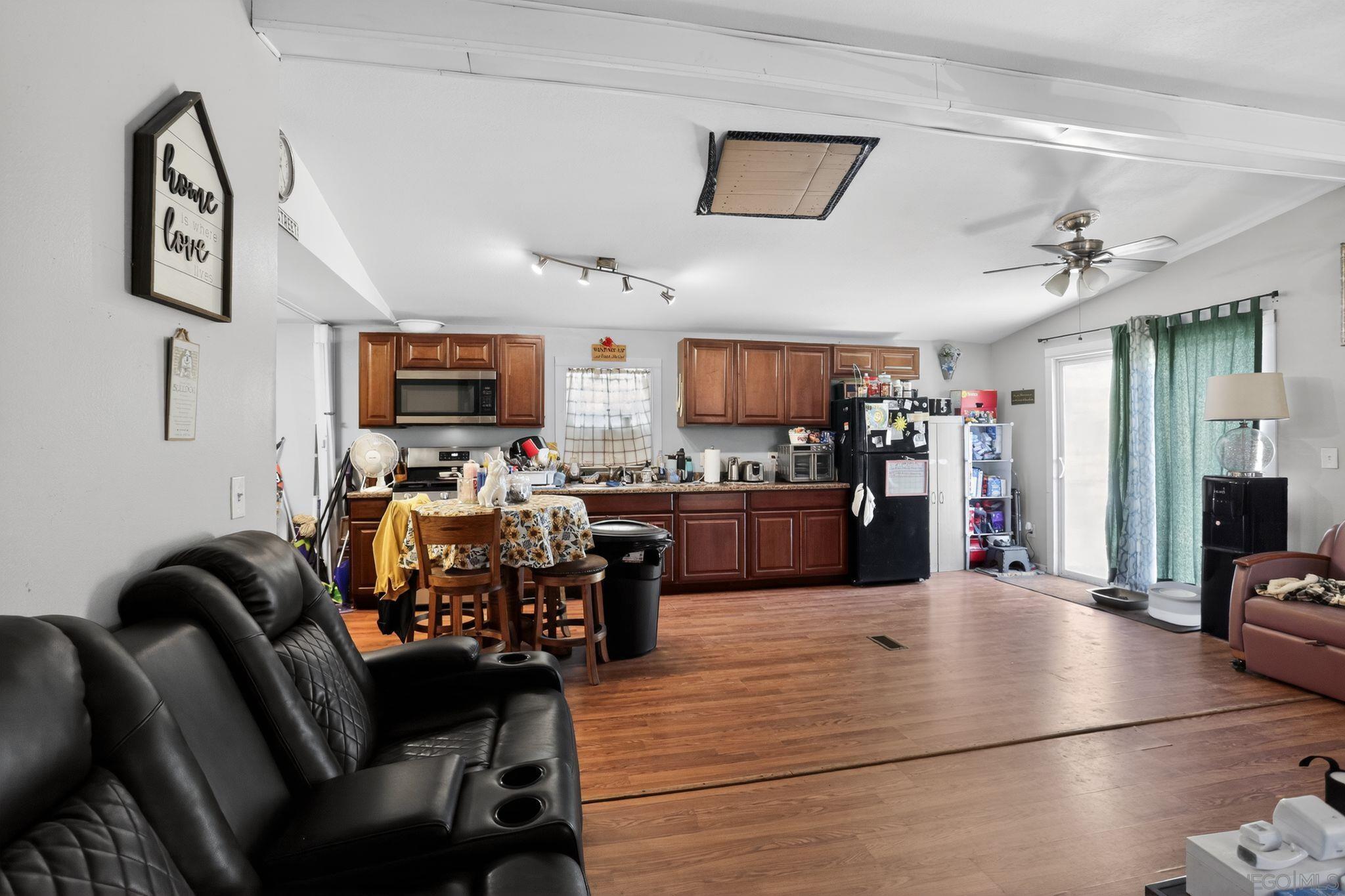 Detail Gallery Image 6 of 30 For 16522  Stagecoach, Corning,  CA 96021 - 3 Beds | 2 Baths