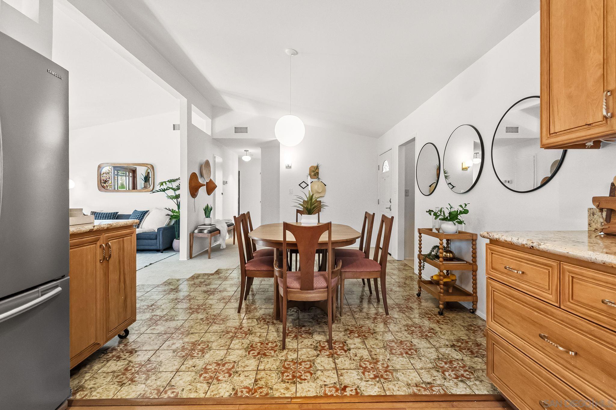 Detail Gallery Image 11 of 48 For 2605  Tonto Way, San Diego,  CA 92117 - 5 Beds | 3 Baths