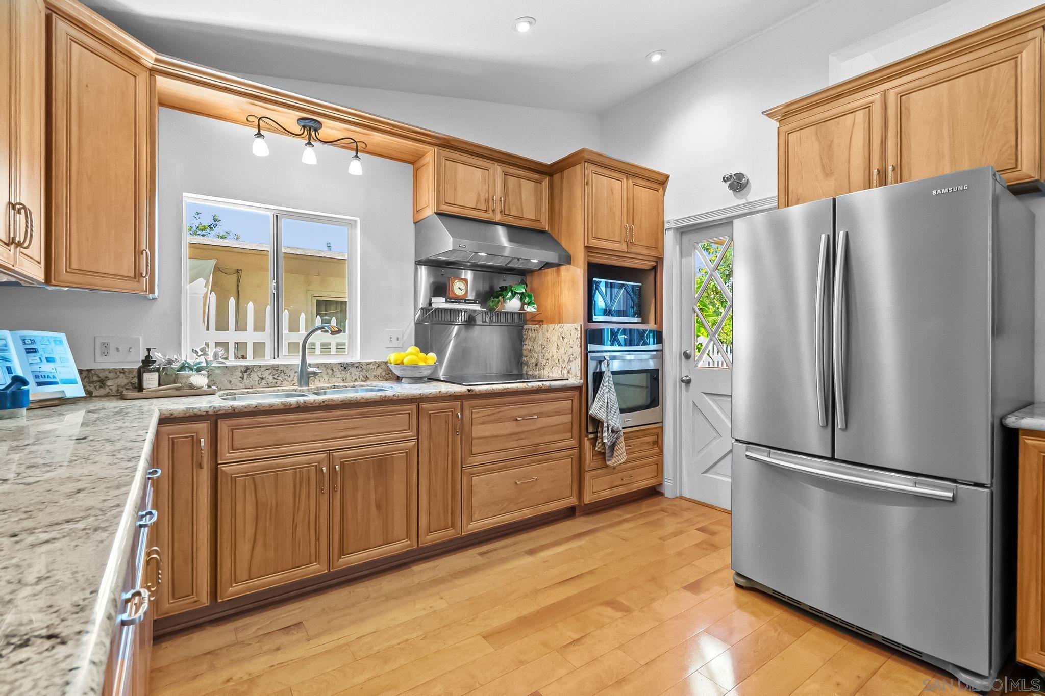 Detail Gallery Image 13 of 48 For 2605  Tonto Way, San Diego,  CA 92117 - 5 Beds | 3 Baths