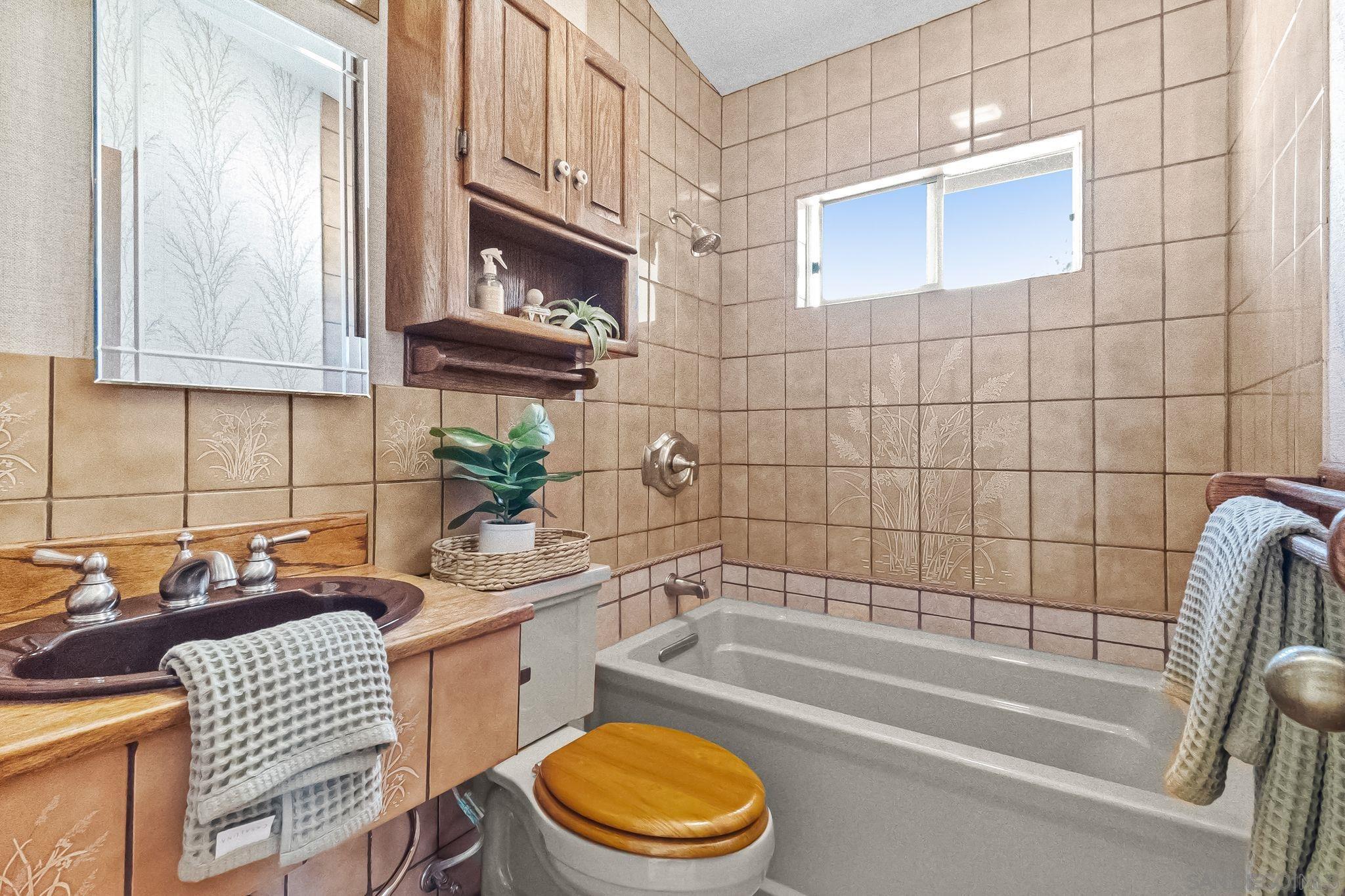 Detail Gallery Image 15 of 48 For 2605  Tonto Way, San Diego,  CA 92117 - 5 Beds | 3 Baths