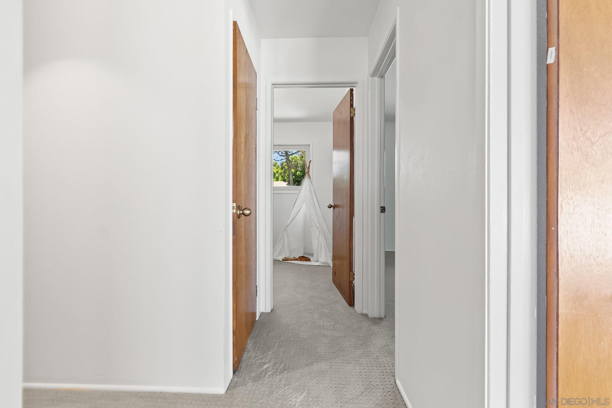 Detail Gallery Image 18 of 48 For 2605  Tonto Way, San Diego,  CA 92117 - 5 Beds | 3 Baths