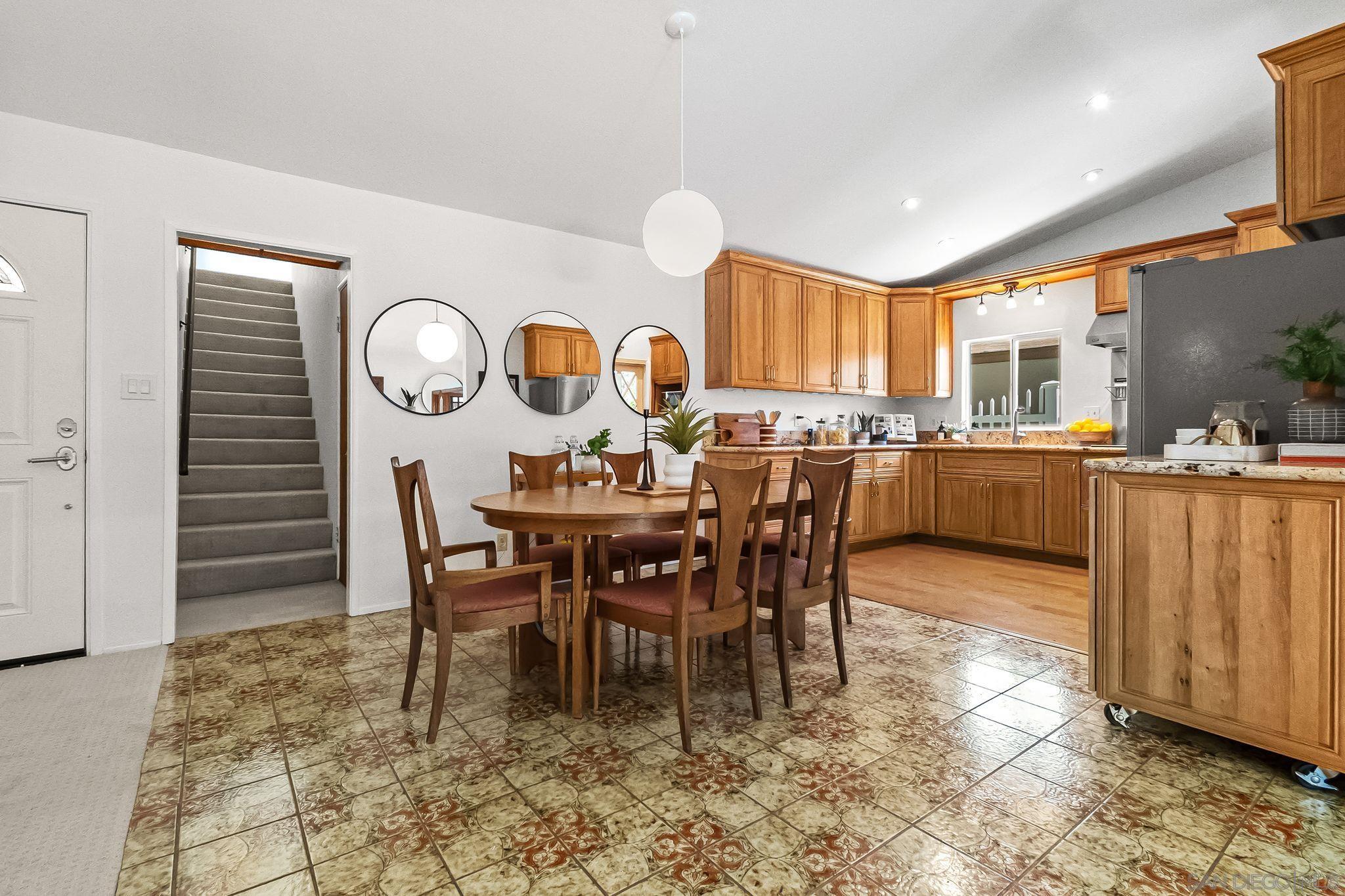 Detail Gallery Image 8 of 48 For 2605  Tonto Way, San Diego,  CA 92117 - 5 Beds | 3 Baths