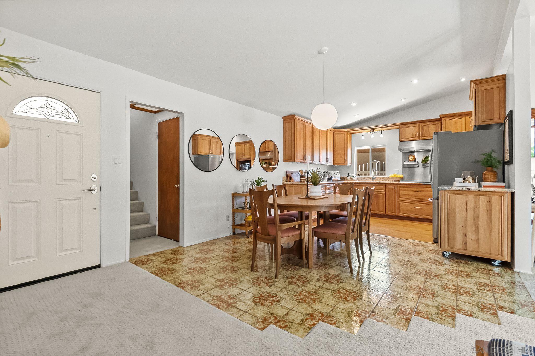 Detail Gallery Image 10 of 48 For 2605  Tonto Way, San Diego,  CA 92117 - 5 Beds | 3 Baths