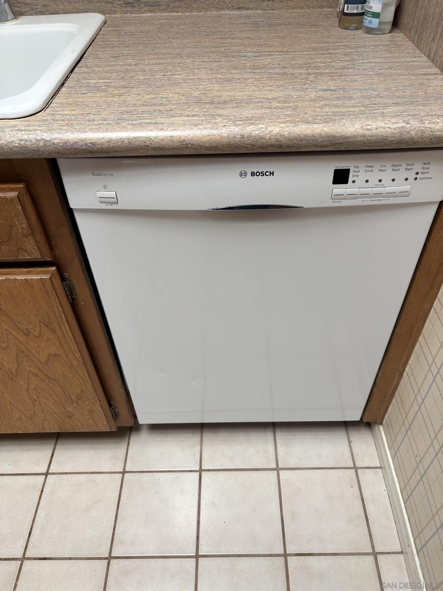 Detail Gallery Image 7 of 7 For 3098  Rue Dorleans  #315,  San Diego,  CA 92110 - 2 Beds | 2 Baths