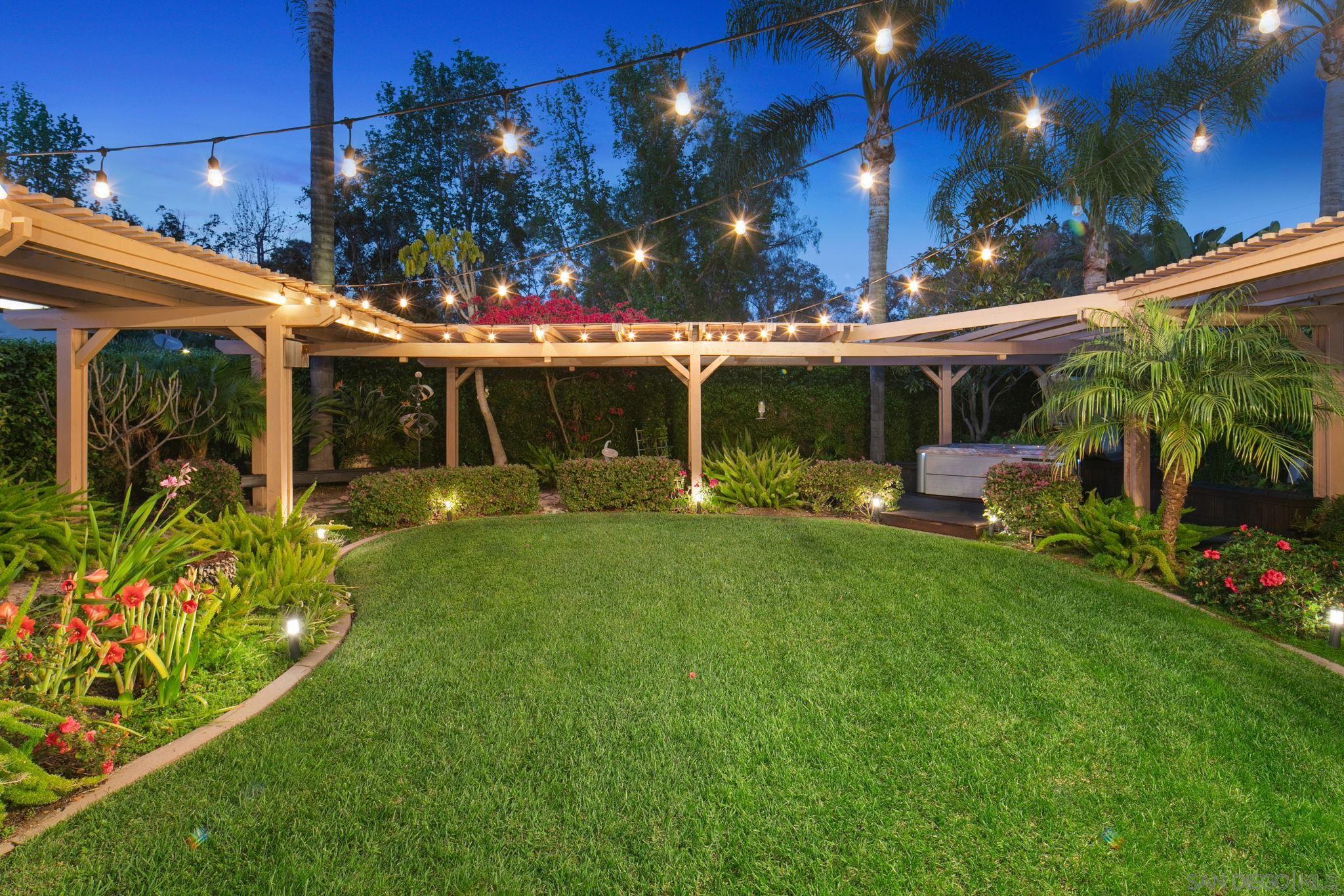 Detail Gallery Image 2 of 32 For 12708  Rue Vincennes, San Diego,  CA 92131 - 5 Beds | 3 Baths