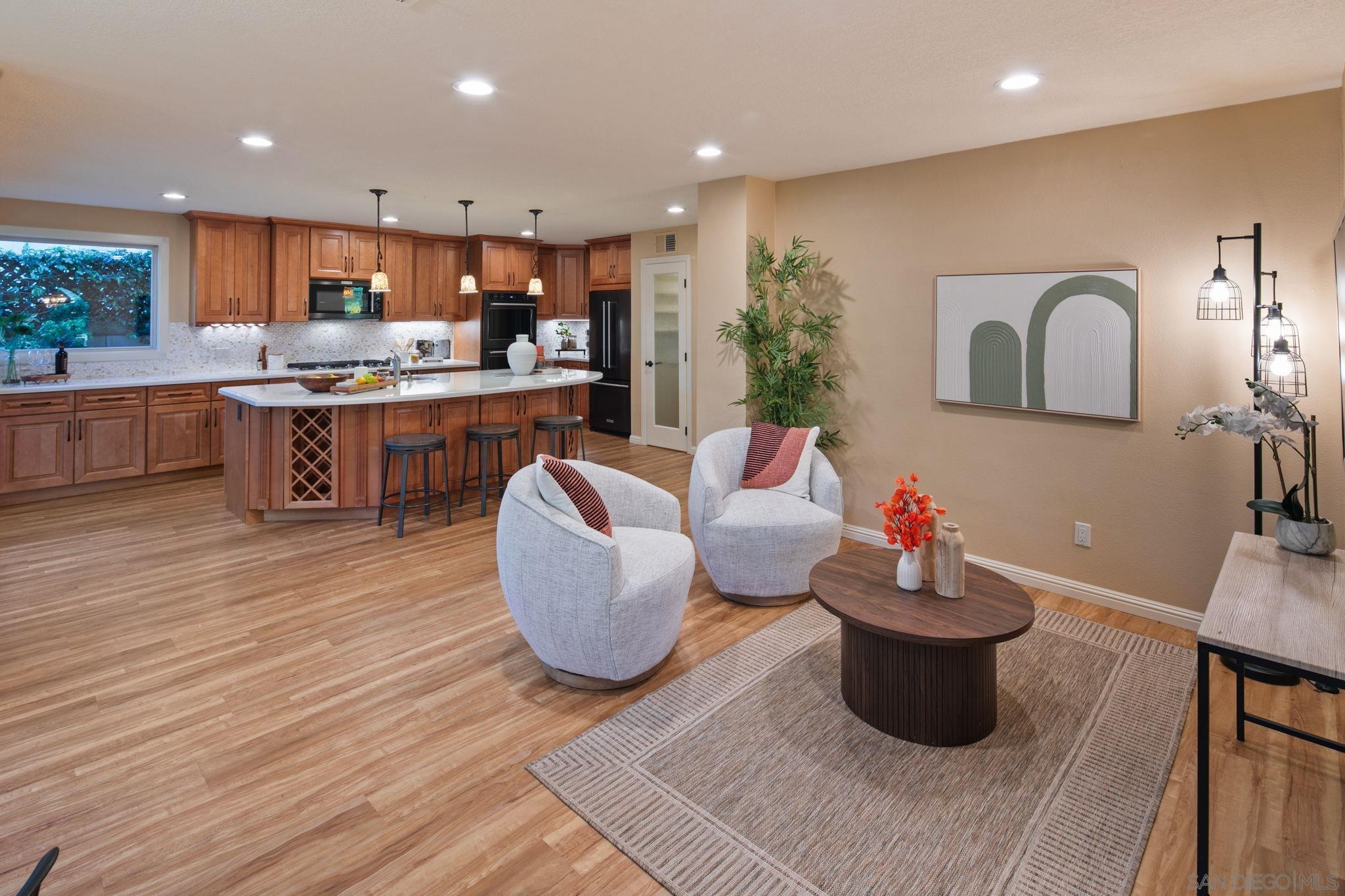 Detail Gallery Image 13 of 32 For 12708  Rue Vincennes, San Diego,  CA 92131 - 5 Beds | 3 Baths