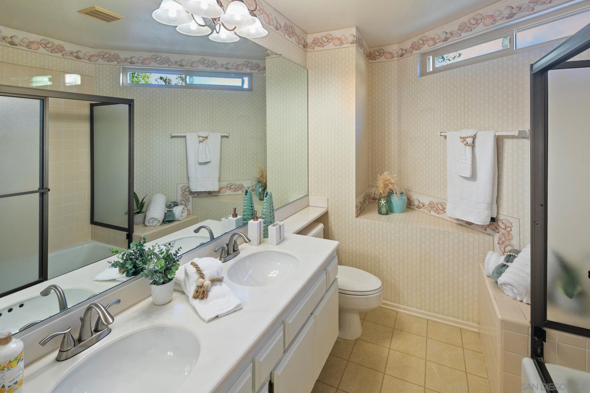 Detail Gallery Image 21 of 32 For 12708  Rue Vincennes, San Diego,  CA 92131 - 5 Beds | 3 Baths