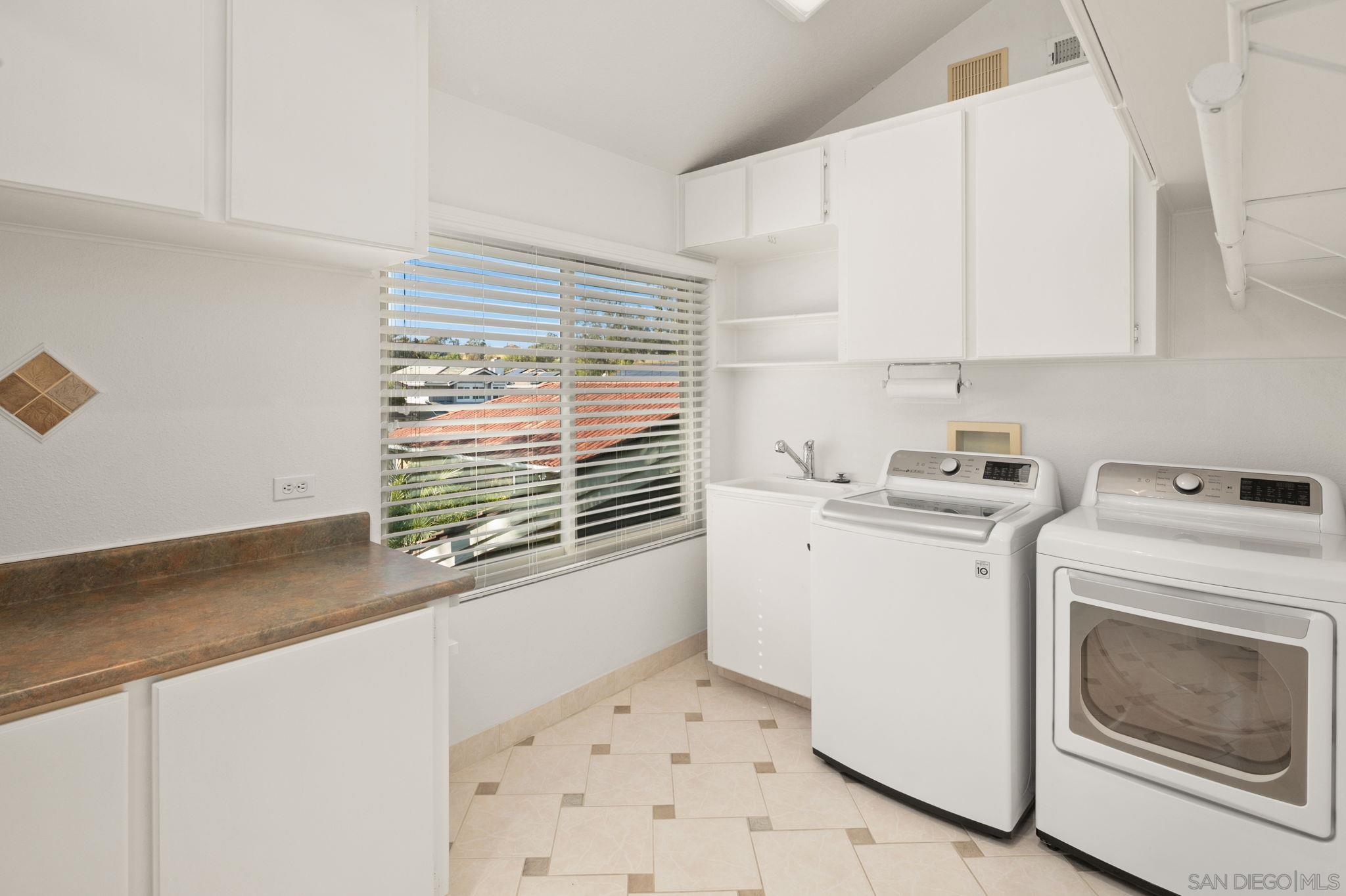 Detail Gallery Image 23 of 32 For 12708  Rue Vincennes, San Diego,  CA 92131 - 5 Beds | 3 Baths