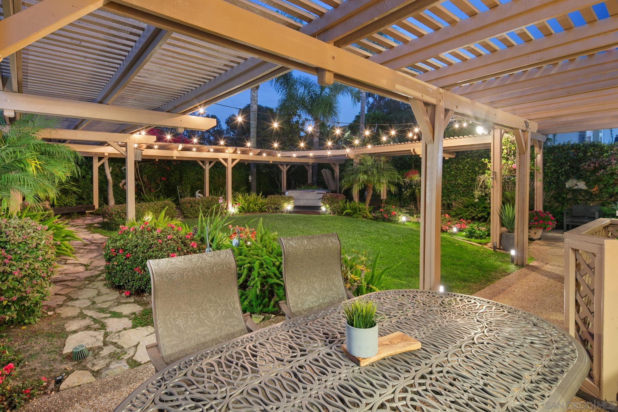 Detail Gallery Image 27 of 32 For 12708  Rue Vincennes, San Diego,  CA 92131 - 5 Beds | 3 Baths