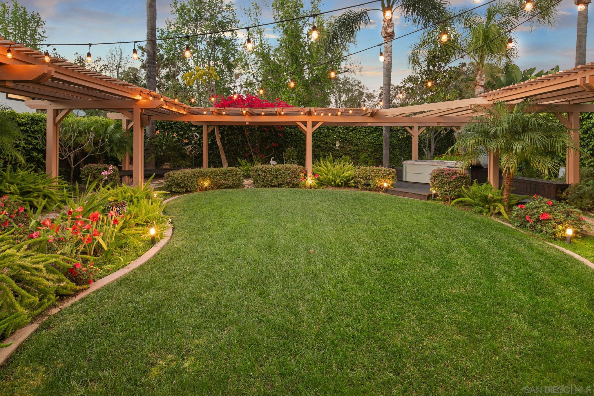 Detail Gallery Image 28 of 32 For 12708  Rue Vincennes, San Diego,  CA 92131 - 5 Beds | 3 Baths