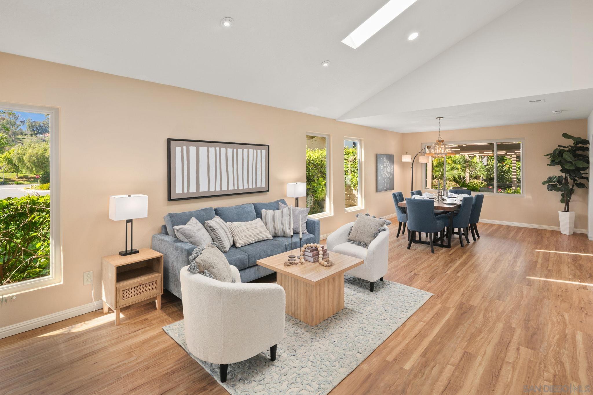 Detail Gallery Image 4 of 32 For 12708  Rue Vincennes, San Diego,  CA 92131 - 5 Beds | 3 Baths