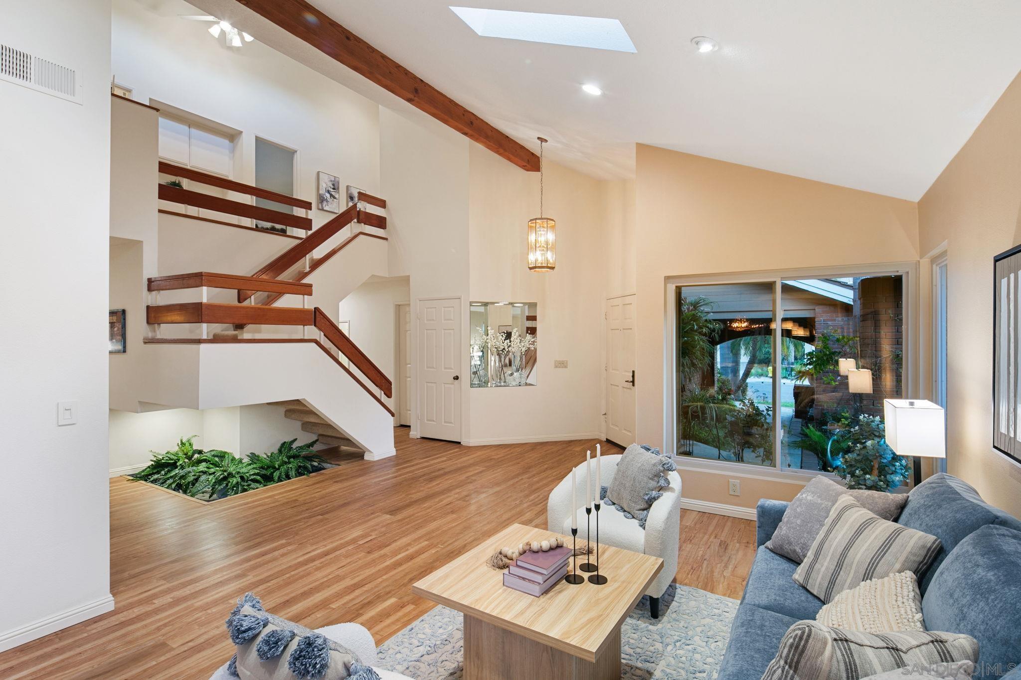 Detail Gallery Image 6 of 32 For 12708  Rue Vincennes, San Diego,  CA 92131 - 5 Beds | 3 Baths