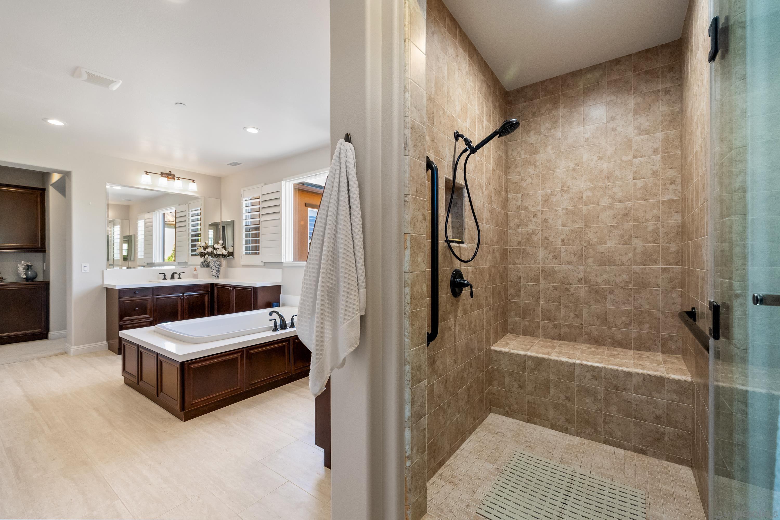 Detail Gallery Image 19 of 37 For 17848  Ralphs Ranch Rd, San Diego,  CA 92127 - 5 Beds | 4/1 Baths