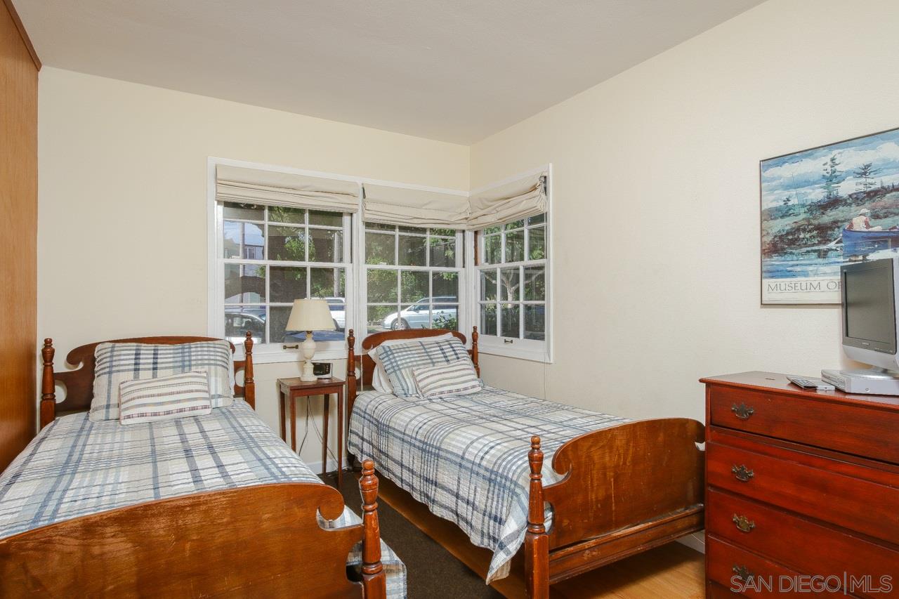 Detail Gallery Image 11 of 25 For 1045  Adella, Coronado,  CA 92118 - 3 Beds | 2 Baths