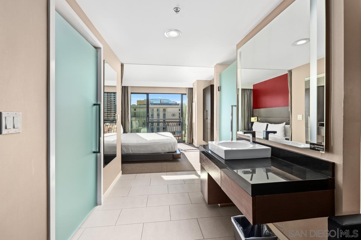 Detail Gallery Image 4 of 18 For 207  5th Ave  #1043,  San Diego,  CA 92101 - 1 Beds | 1 Baths