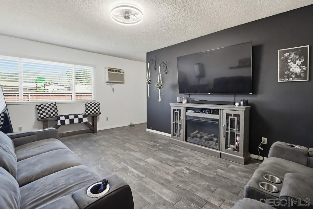 Detail Gallery Image 4 of 36 For 10201  Princess Sarit Way, Santee,  CA 92071 - 2 Beds | 1 Baths