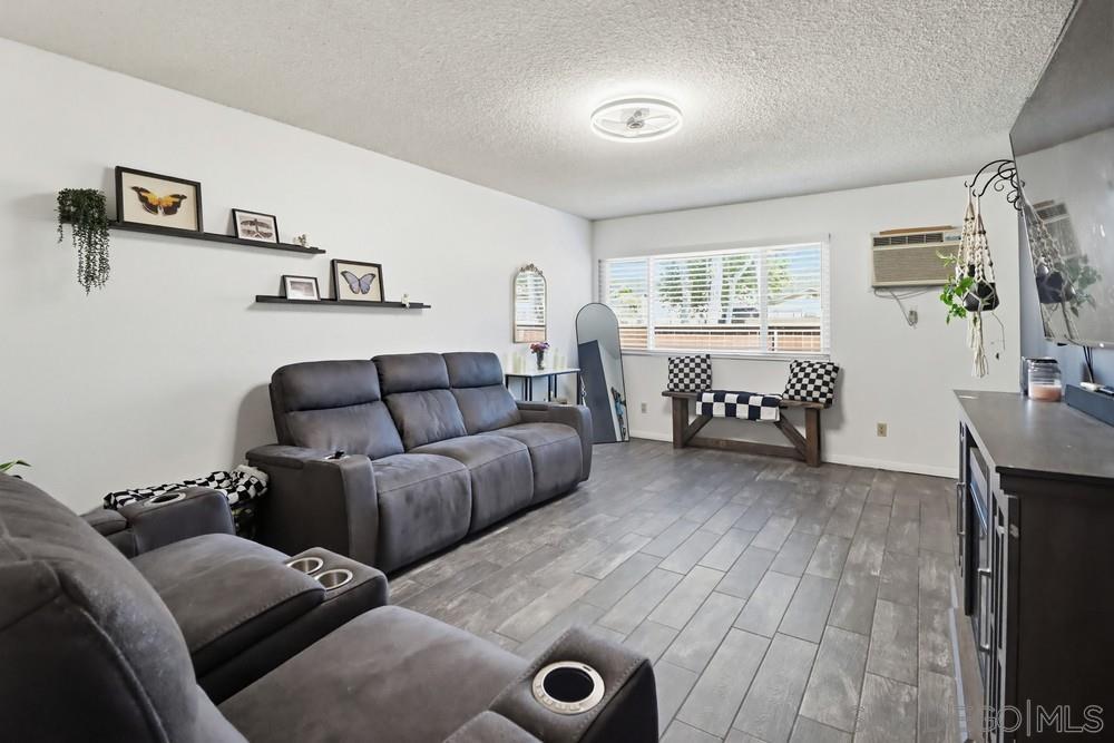 Detail Gallery Image 5 of 36 For 10201  Princess Sarit Way, Santee,  CA 92071 - 2 Beds | 1 Baths