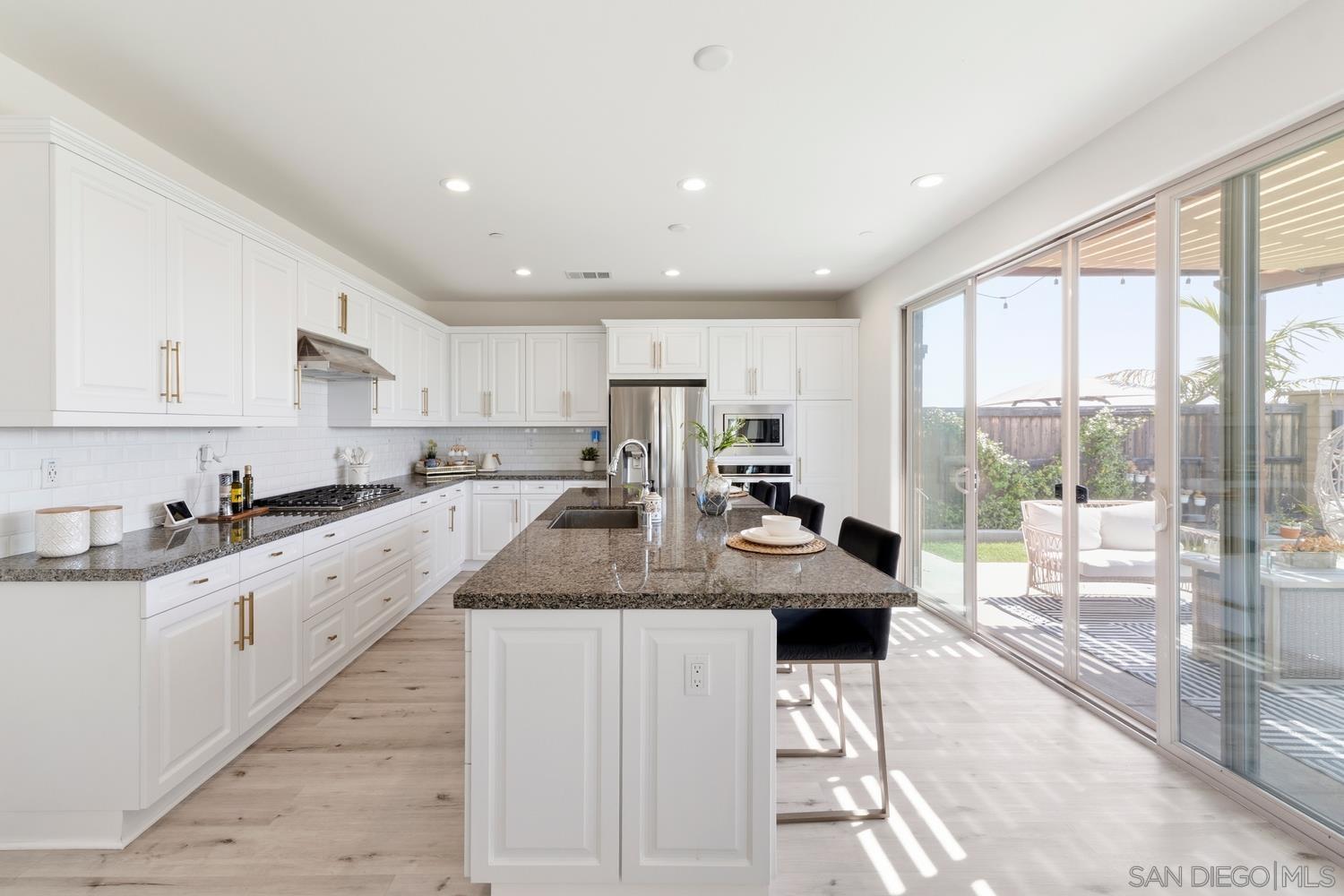 Detail Gallery Image 12 of 75 For 994  Camino Cantera, Chula Vista,  CA 91913 - 4 Beds | 3/1 Baths