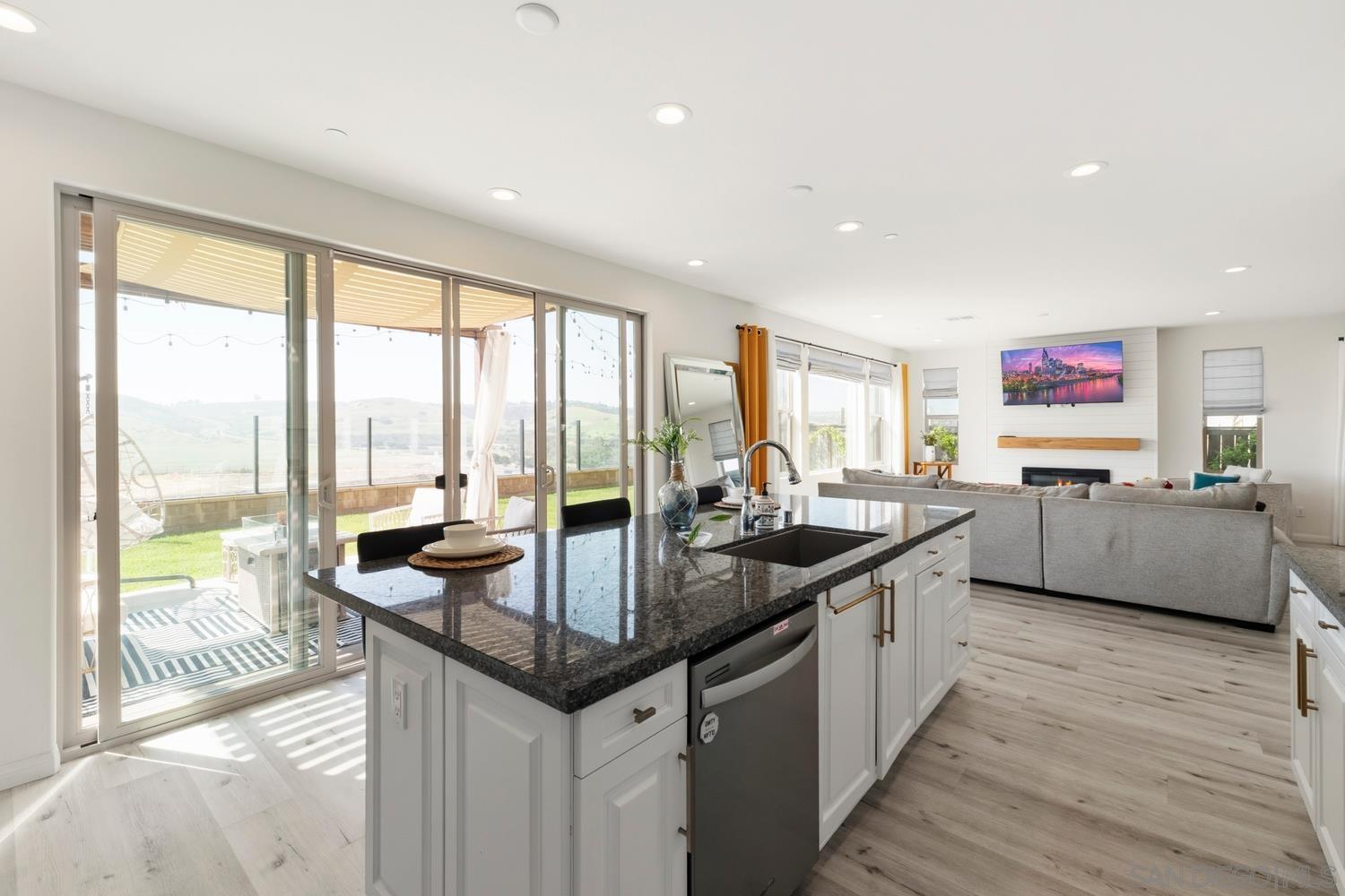 Detail Gallery Image 15 of 75 For 994  Camino Cantera, Chula Vista,  CA 91913 - 4 Beds | 3/1 Baths