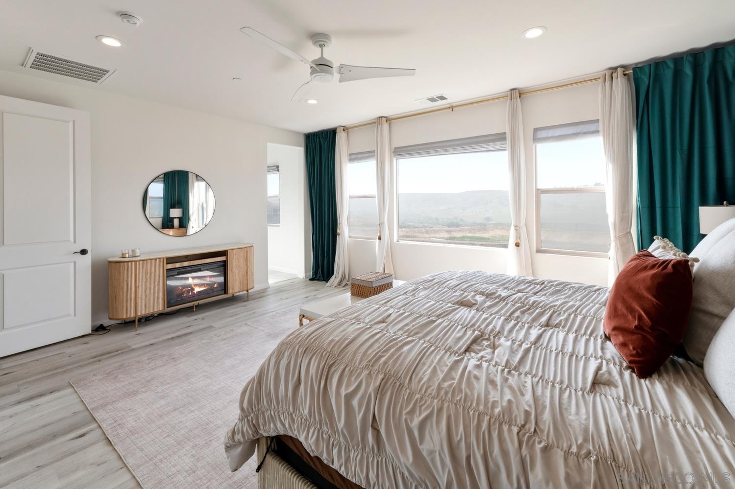 Detail Gallery Image 39 of 75 For 994  Camino Cantera, Chula Vista,  CA 91913 - 4 Beds | 3/1 Baths