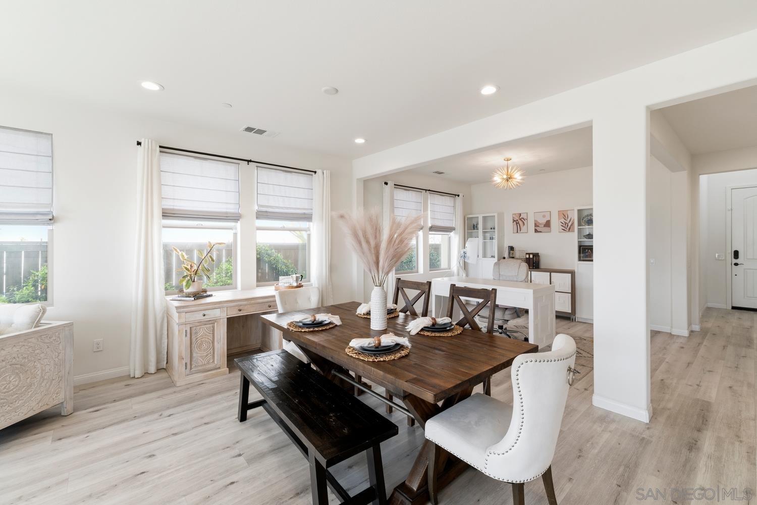 Detail Gallery Image 10 of 75 For 994  Camino Cantera, Chula Vista,  CA 91913 - 4 Beds | 3/1 Baths