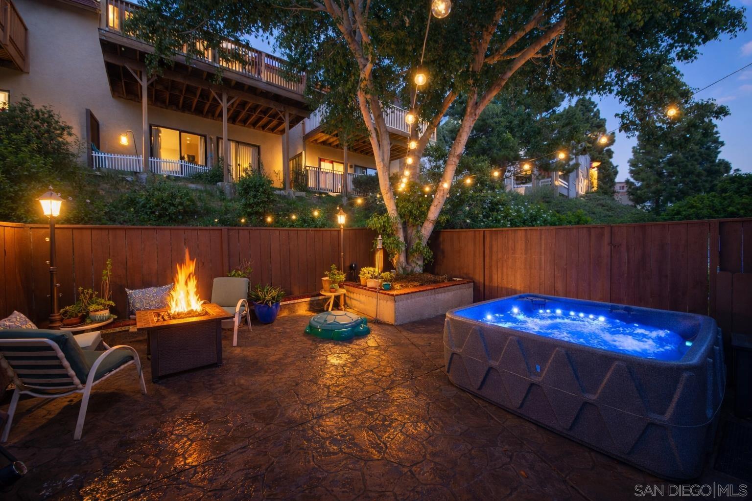 Detail Gallery Image 2 of 55 For 6998  Camino Degrazia, San Diego,  CA 92111 - 3 Beds | 3 Baths