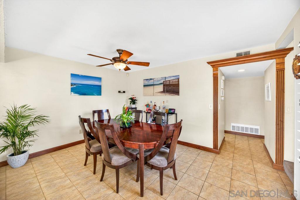 Detail Gallery Image 12 of 55 For 6998  Camino Degrazia, San Diego,  CA 92111 - 3 Beds | 3 Baths