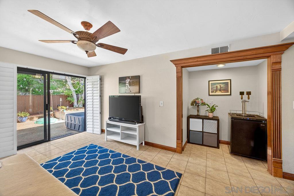 Detail Gallery Image 20 of 55 For 6998  Camino Degrazia, San Diego,  CA 92111 - 3 Beds | 3 Baths