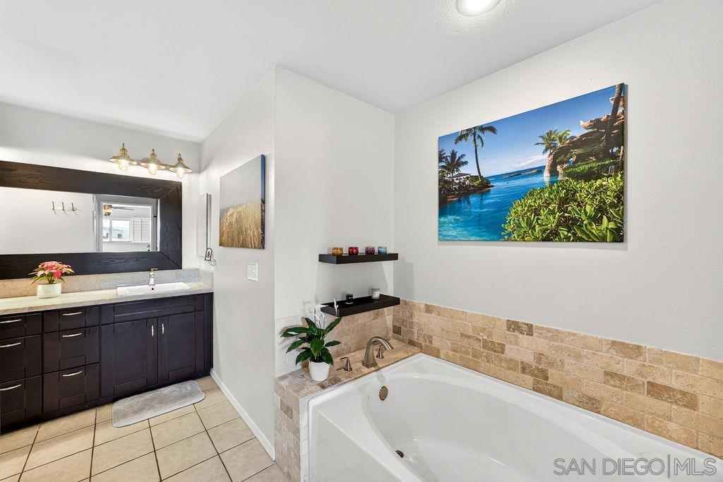 Detail Gallery Image 35 of 55 For 6998  Camino Degrazia, San Diego,  CA 92111 - 3 Beds | 3 Baths