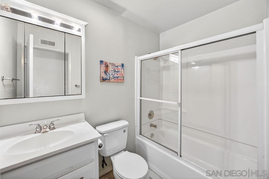 Detail Gallery Image 41 of 55 For 6998  Camino Degrazia, San Diego,  CA 92111 - 3 Beds | 3 Baths