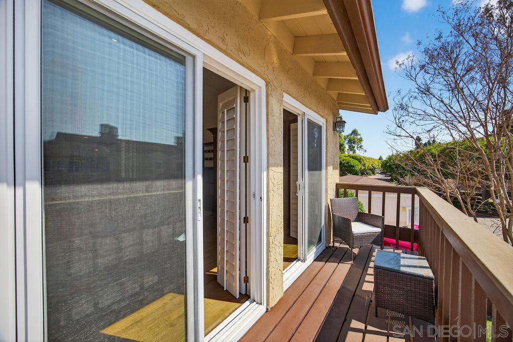 Detail Gallery Image 9 of 55 For 6998  Camino Degrazia, San Diego,  CA 92111 - 3 Beds | 3 Baths