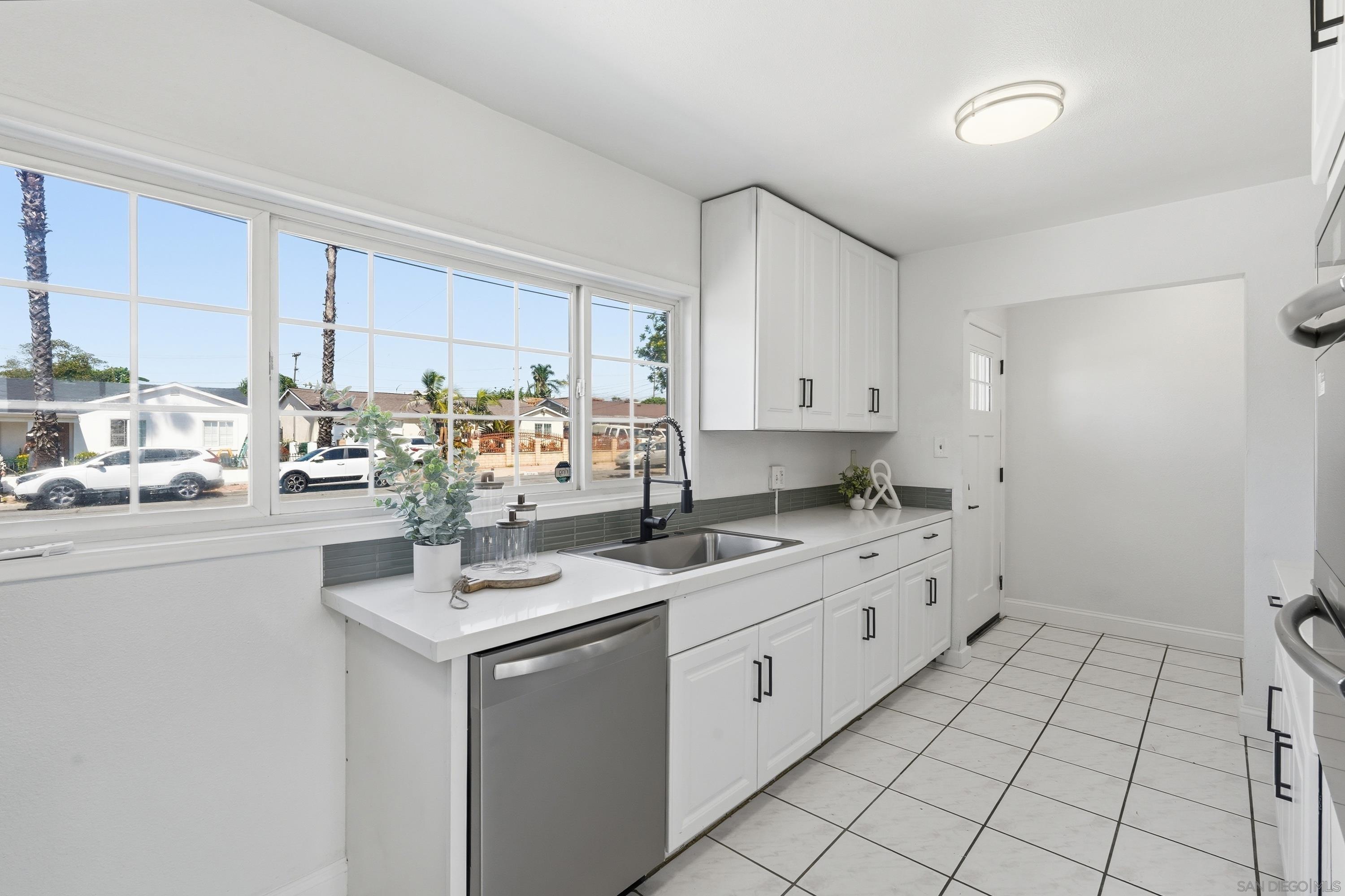 Detail Gallery Image 10 of 42 For 2113  Imogene, San Diego,  CA 92154 - 3 Beds | 1 Baths