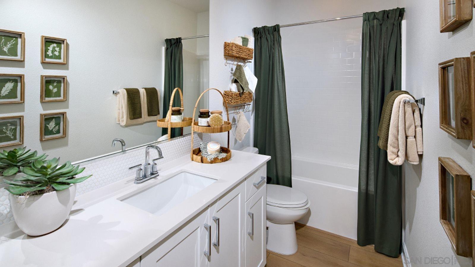 Detail Gallery Image 9 of 19 For 12485  Miranda Way, San Diego,  CA 92129 - 3 Beds | 2 Baths