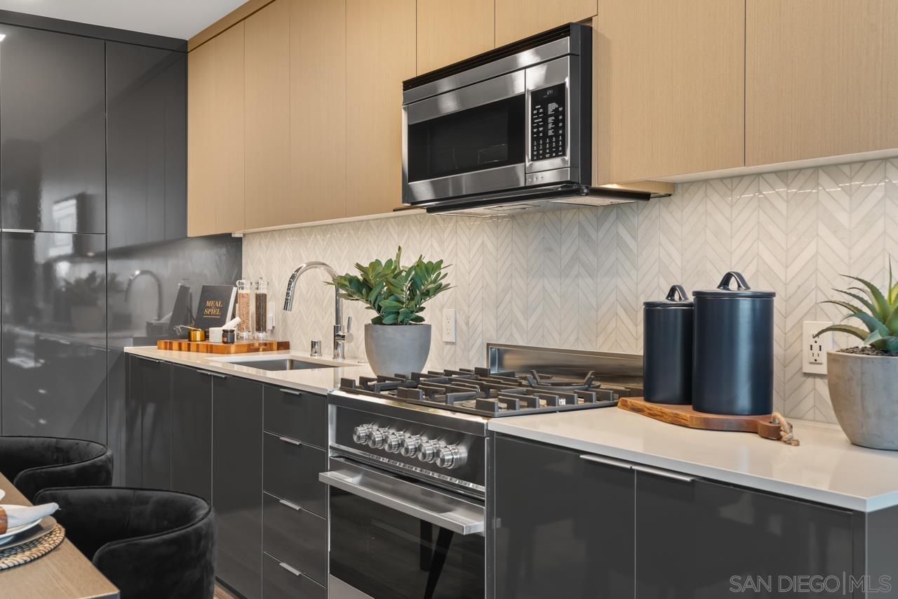 Detail Gallery Image 52 of 63 For 525  Olive  1912, San Diego,  CA 92103 - 2 Beds | 2 Baths