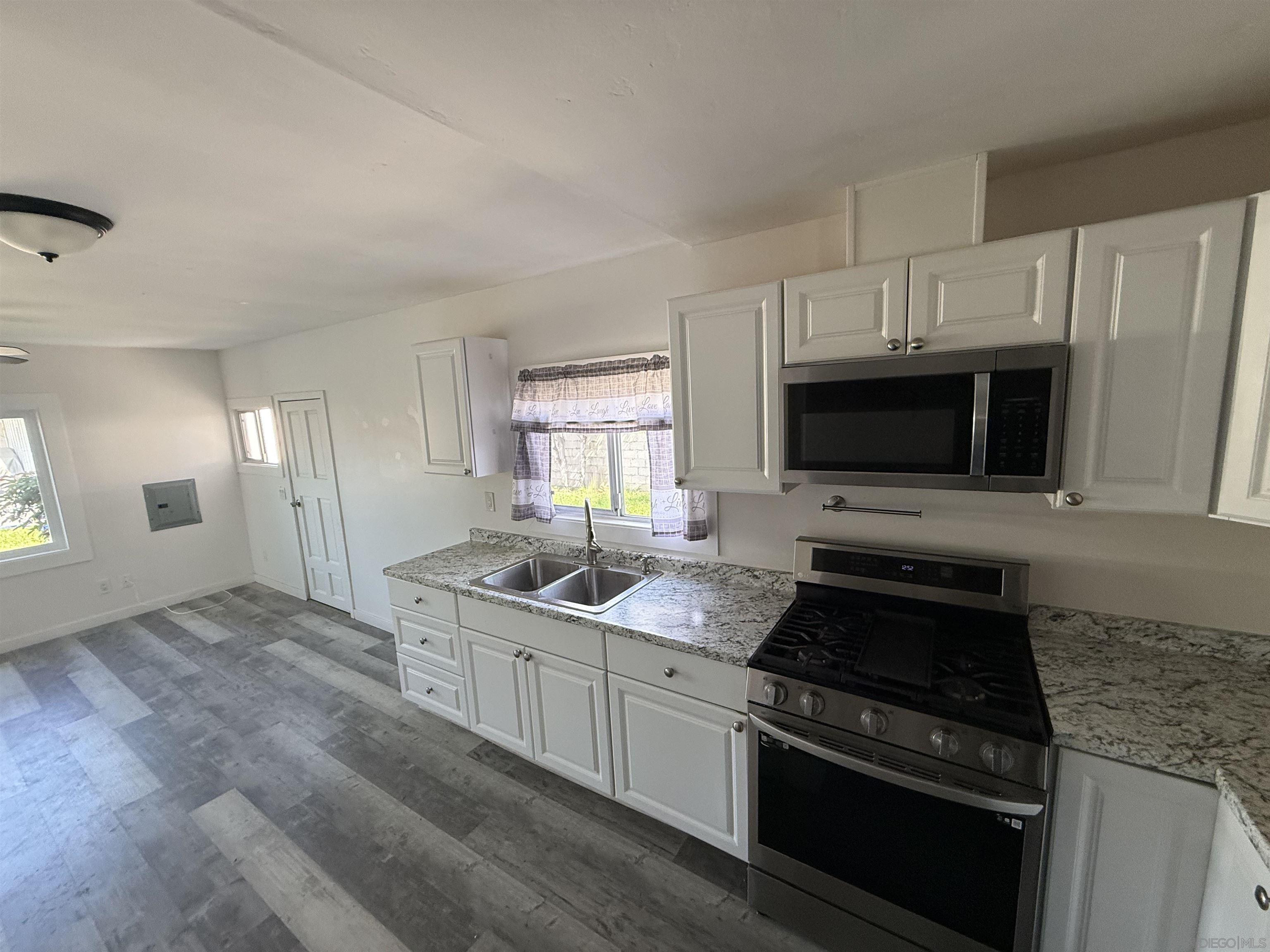 Detail Gallery Image 10 of 12 For 1729-33  Dahlia, San Diego,  CA 92154 - – Beds | – Baths