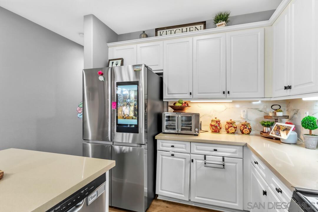 Detail Gallery Image 16 of 51 For 1810  Casa Morro St, Chula Vista,  CA 91915 - 4 Beds | 3 Baths