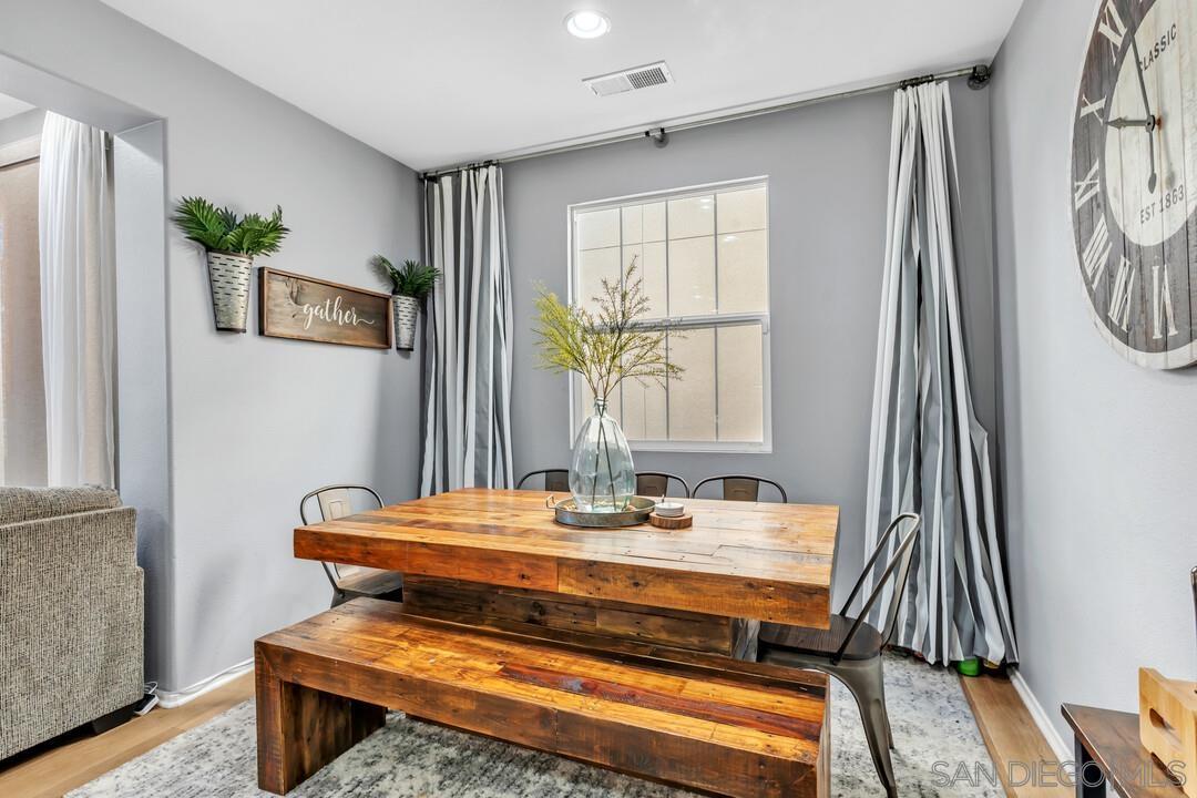 Detail Gallery Image 19 of 51 For 1810  Casa Morro St, Chula Vista,  CA 91915 - 4 Beds | 3 Baths