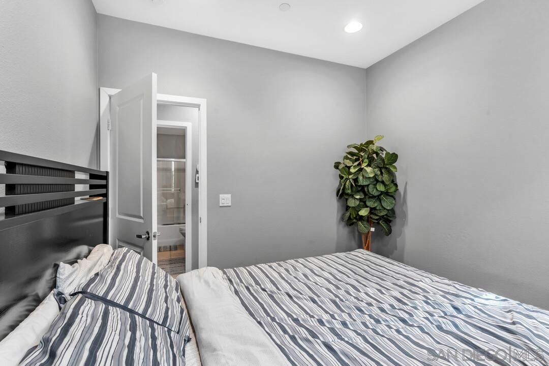 Detail Gallery Image 21 of 51 For 1810  Casa Morro St, Chula Vista,  CA 91915 - 4 Beds | 3 Baths